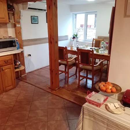 Bed and Breakfast Nina Kramolin